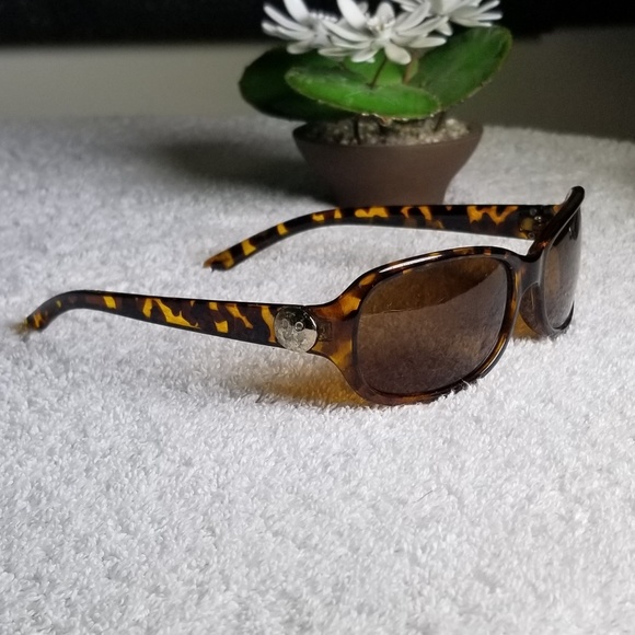 Lovely Brown Tortoise Sunglasses - Picture 2 of 8